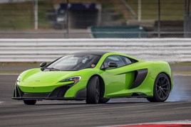 McLaren 675LT Coupé
